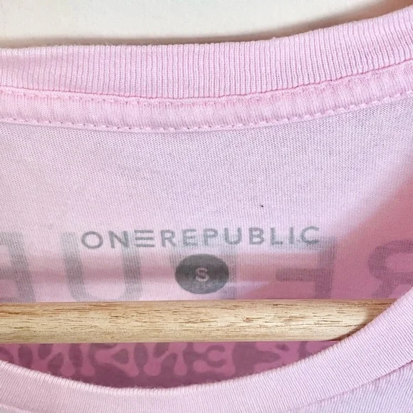 One Republic Never Ending Summer Tour 2022 Pink Concert T Shirt Adult size Small - Picture 7 of 7